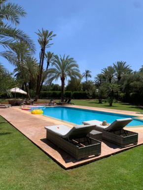 Villa avec piscine privatisée à la palmeraie